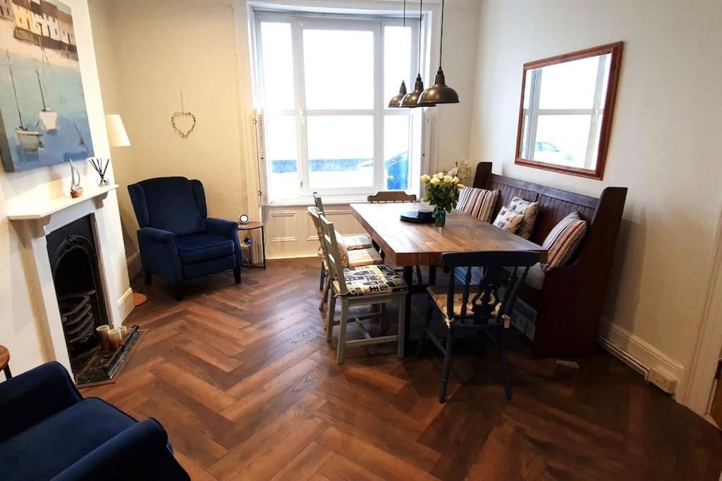 Beach View, 4 Bedroom House Opposite The Sea! Sleeps 10 Сендгейт Екстер'єр фото