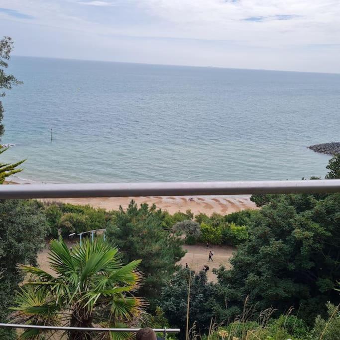 Beach View, 4 Bedroom House Opposite The Sea! Sleeps 10 Сендгейт Екстер'єр фото